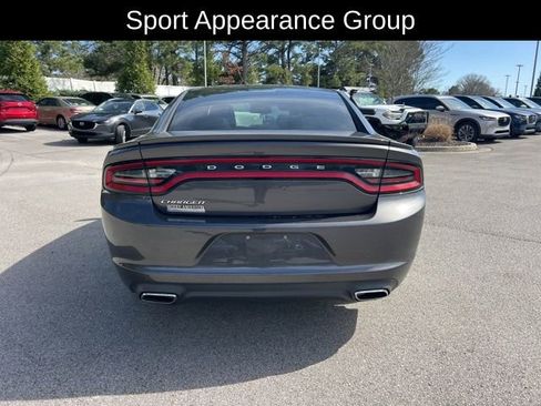 Used 2015 Dodge Charger SE w/ Sport Appearance Group image 4