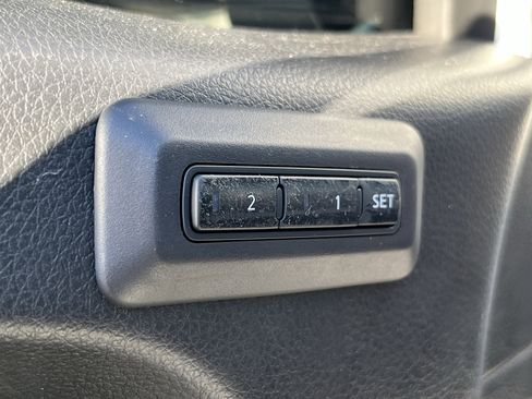 Used 2022 Nissan Titan Platinum Reserve w/ Moonroof Package image 19