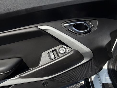 Used 2022 Chevrolet Camaro SS RWD image 27