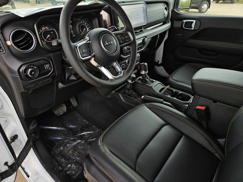 New 2025 Jeep Wrangler Unlimited Sahara w/ Technology Group image 17