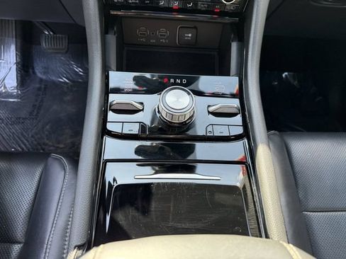 Used 2022 Jeep Grand Cherokee Overland w/ Advanced Protech Group III AWD/4WD image 23