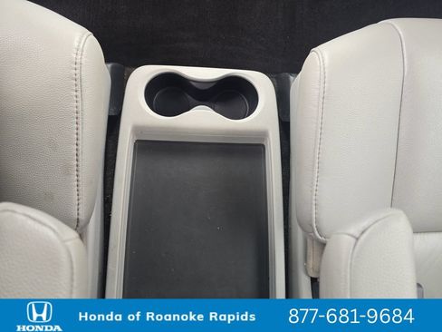 Used 2021 Honda Pilot Touring image 29