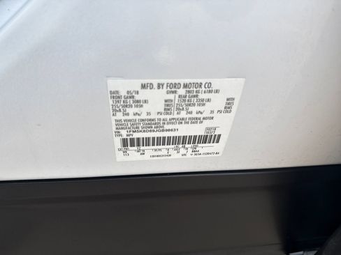 Used 2018 Ford Explorer XLT w/ Equipment Group 202A AWD/4WD image 29