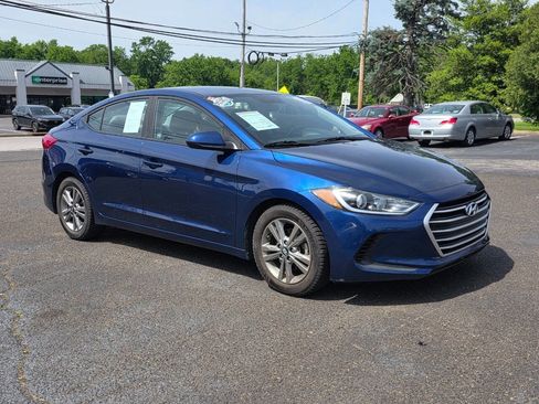 Used 2017 Hyundai Elantra SE FWD image 4