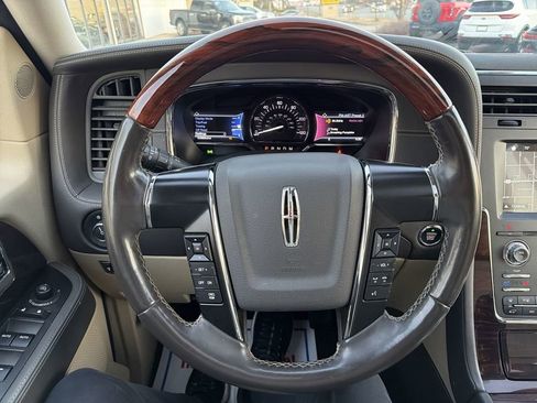 Used 2017 Lincoln Navigator L Reserve image 11