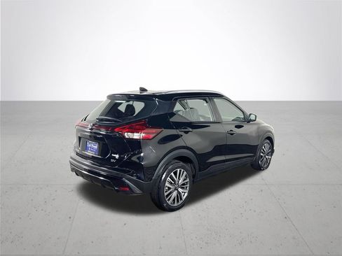 Used 2021 Nissan Kicks SV FWD image 6