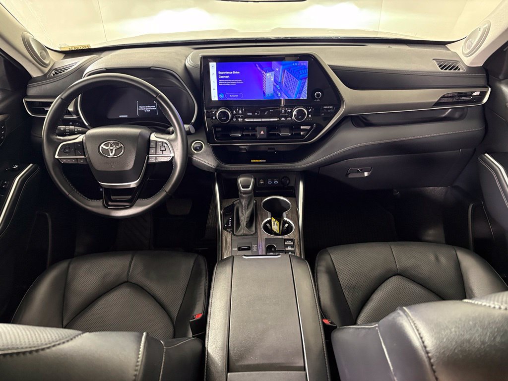 Used 2024 Toyota Highlander Limited AWD/4WD image 34