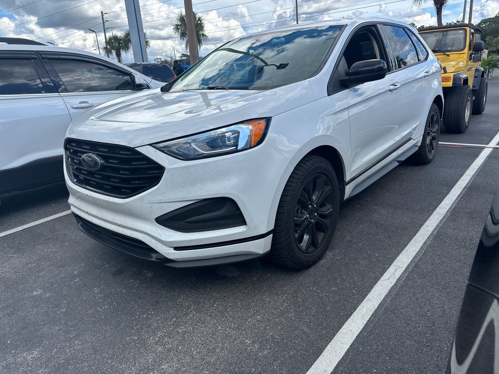Used 2022 Ford Edge SE w/ Black Appearance Package AWD/4WD image 1