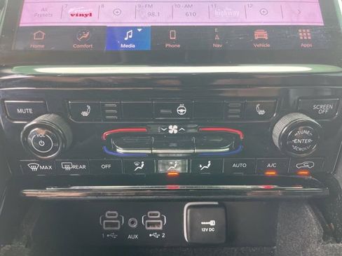 Used 2022 Jeep Grand Cherokee L Limited RWD image 25