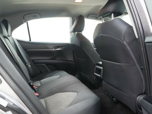 Used 2019 Toyota Camry LE FWD image 12