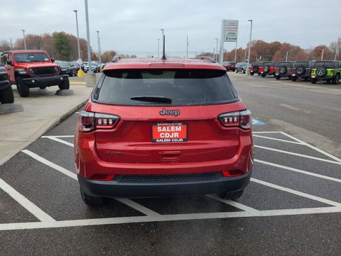 New 2026 Jeep Compass Latitude w/ Sun and Sound Group image 13