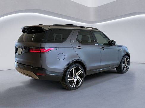 New 2026 Land Rover Discovery Limited Edition image 5