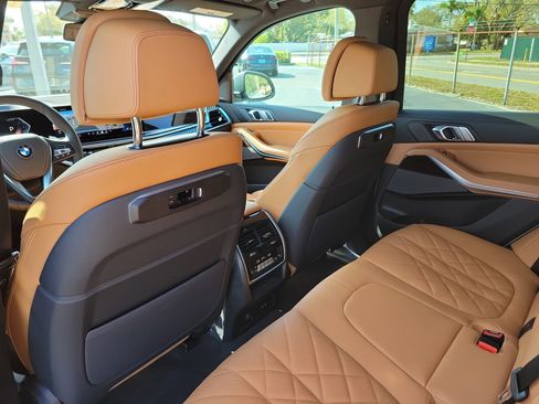 New 2026 BMW X5 xDrive50e image 9