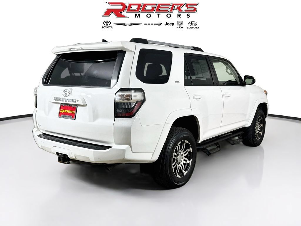 Used 2019 Toyota 4Runner SR5 AWD/4WD image 13