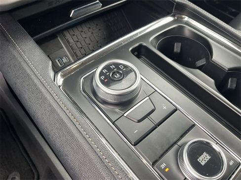Used 2024 Ford Expedition XLT image 26