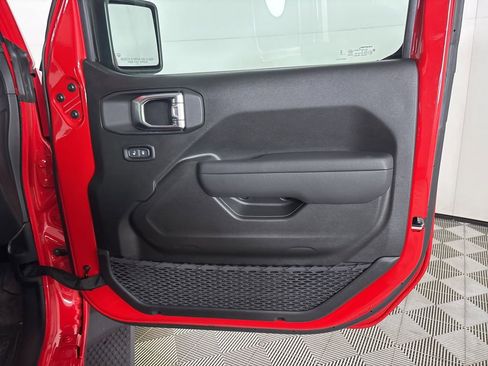 Used 2025 Jeep Wrangler Willys image 25