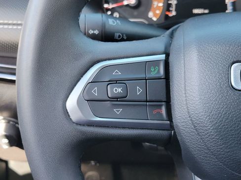 Used 2023 Jeep Compass Latitude AWD/4WD image 5
