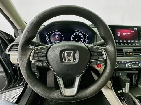Used 2018 Honda Accord LX image 11