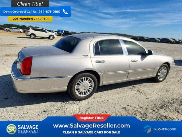 Used 2011 Lincoln Town Car Signature Limited w/ Continental Edition Pkg RWD image 4