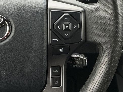 Used 2019 Toyota Tacoma TRD Off-Road w/ Technology Package AWD/4WD image 16