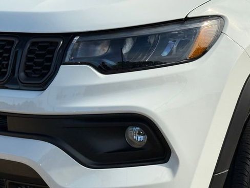 New 2026 Jeep Compass Latitude image 11