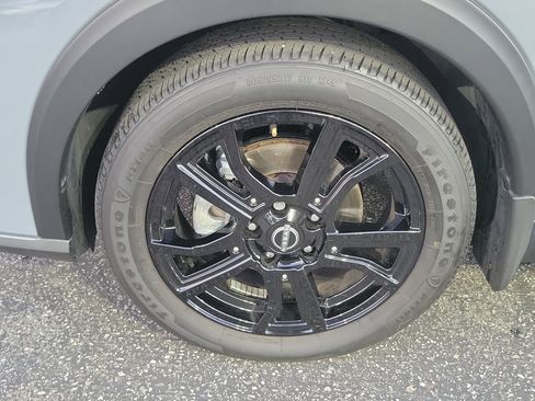 Used 2023 Nissan Kicks SR image 25