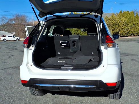 Certified 2018 Nissan Rogue S image 18