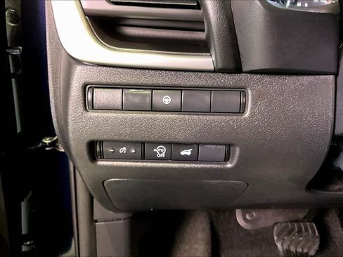 Used 2025 Nissan Rogue SV image 16