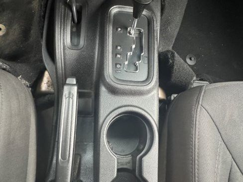 Used 2015 Jeep Wrangler Sport image 25