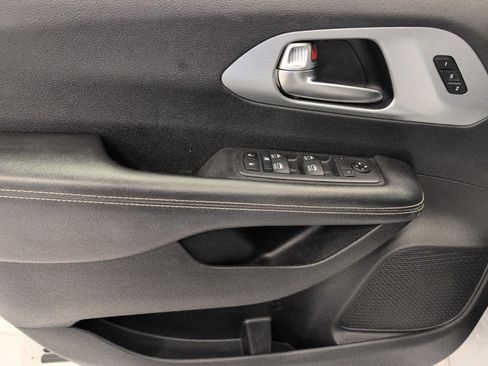 Used 2020 Chrysler Pacifica Touring-L Plus w/ S Appearance Package FWD image 28