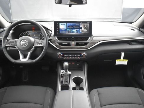 New 2025 Nissan Altima 2.5 SV w/ SV Special Edition Package image 9