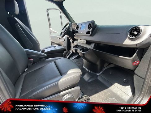 Used 2024 Mercedes-Benz Sprinter 2500 image 28