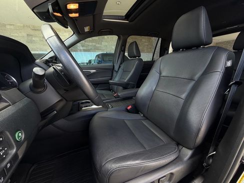 Used 2023 Honda Passport EX-L image 4