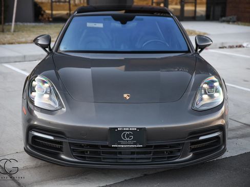 Used 2018 Porsche Panamera 4S image 21