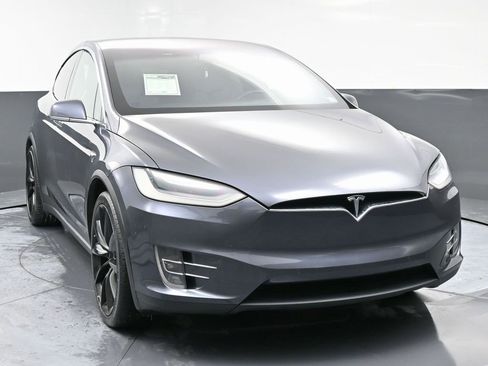 Used 2020 Tesla Model X Long Range image 3