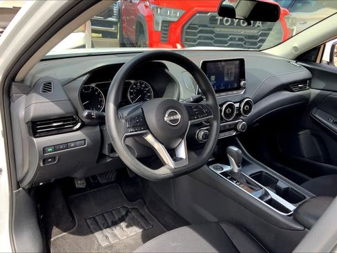 Used 2025 Nissan Sentra SV FWD image 18