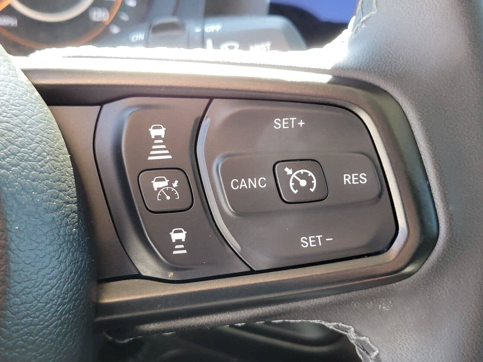 Used 2025 Jeep Wrangler Unlimited Sport AWD/4WD image 29
