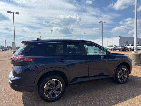 New 2026 Nissan Rogue SV image 4