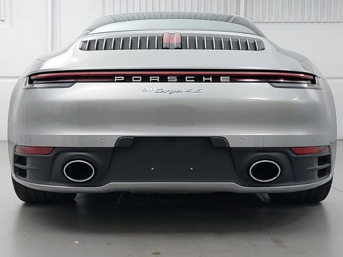 Used 2021 Porsche 911 Targa 4S image 6