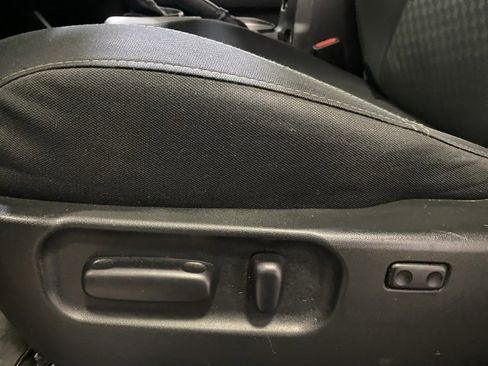 Used 2022 Toyota Tacoma SR5 w/ Trail Edition image 14