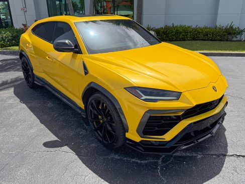Used 2022 Lamborghini Urus AWD/4WD image 6