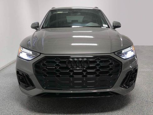Used 2024 Audi Q5 2.0T Premium Plus w/ Premium Plus Package AWD/4WD image 2