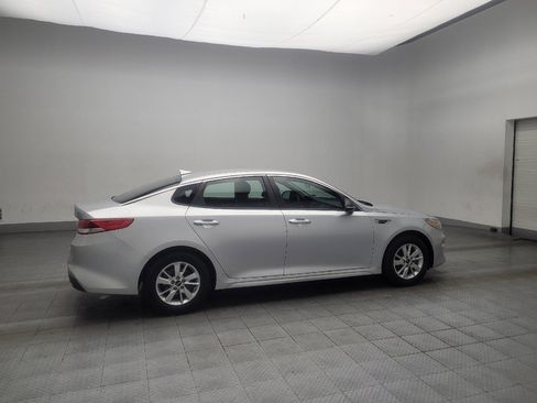 Used 2018 Kia Optima LX image 10