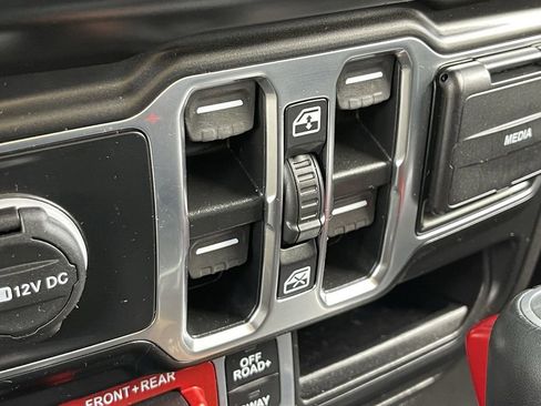 Used 2022 Jeep Wrangler Unlimited Rubicon w/ Steel Bumper Group AWD/4WD image 25