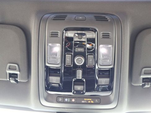 New 2026 Chevrolet Suburban High Country AWD/4WD image 35