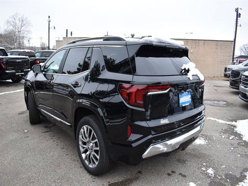 New 2026 GMC Terrain Denali w/ LPO, Black Badging Package image 11