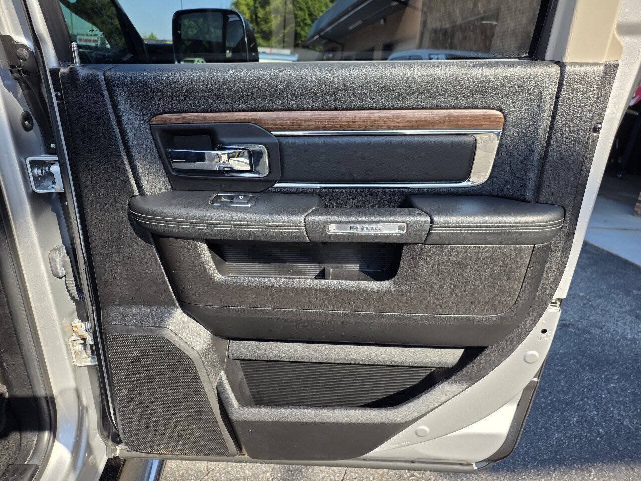 Used 2014 RAM 1500 Laramie w/ Convenience Group RWD image 25