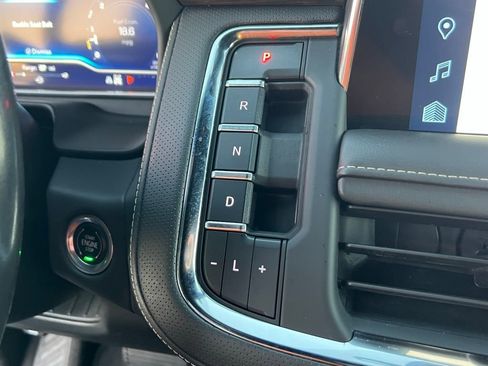 Used 2022 Chevrolet Tahoe Premier AWD/4WD image 37