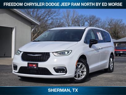 Used 2024 Chrysler Pacifica Touring-L