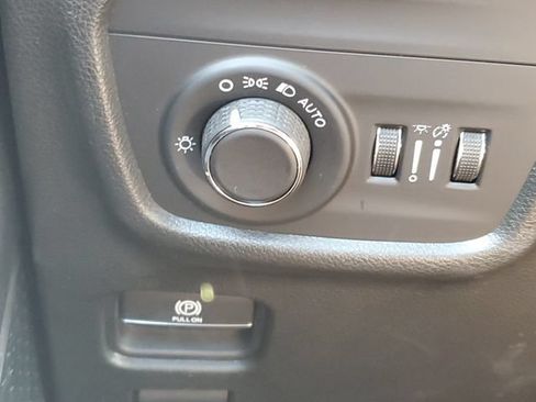 Used 2021 Jeep Grand Cherokee L Laredo w/ Luxury Tech Group I AWD/4WD image 21